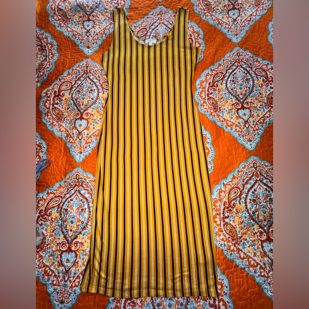 Striped Yellow and Black Sleeveless Dress🐝